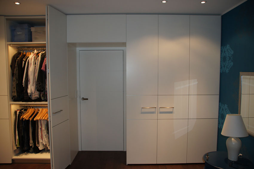 Schränke, Regale, TV-Fronten und sonstige Möbel von Tischlerei Breidenbach und Flocke