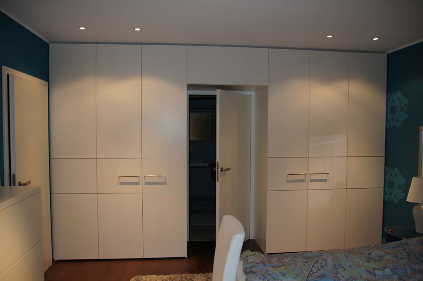 Schränke, Regale, TV-Fronten und sonstige Möbel von Tischlerei Breidenbach und Flocke