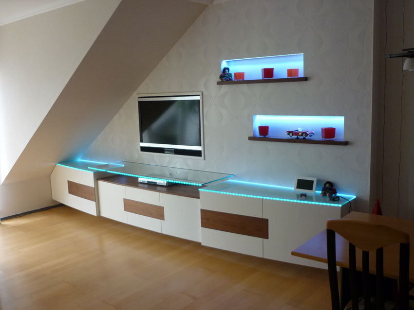 Schränke, Regale, TV-Fronten und sonstige Möbel von Tischlerei Breidenbach und Flocke