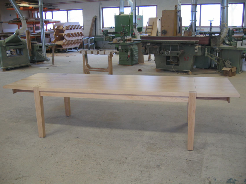 Angefertigter Tisch von Tischlerei Breidenbach und Flocke