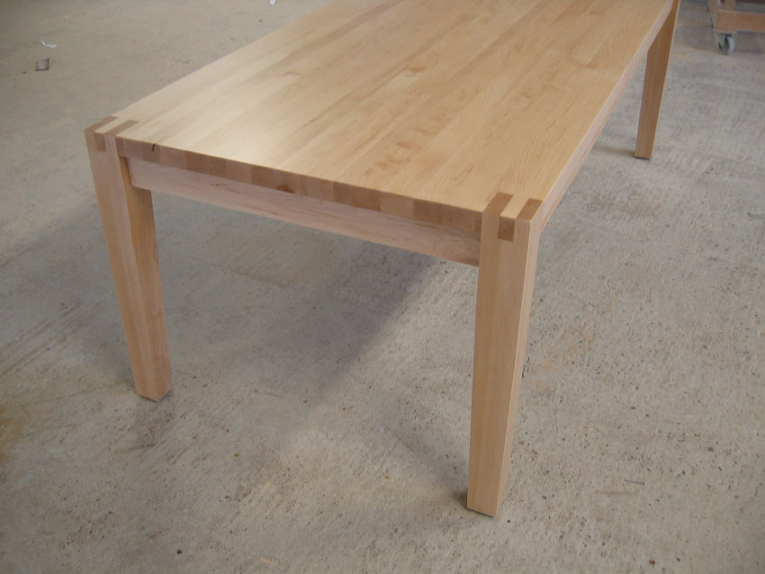 Angefertigter Tisch von Tischlerei Breidenbach und Flocke