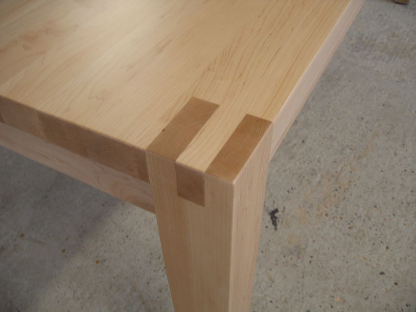 Angefertigter Tisch von Tischlerei Breidenbach und Flocke