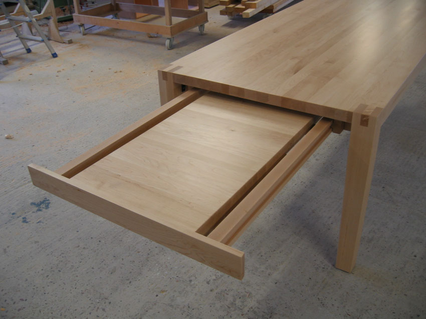 Angefertigter Tisch von Tischlerei Breidenbach und Flocke