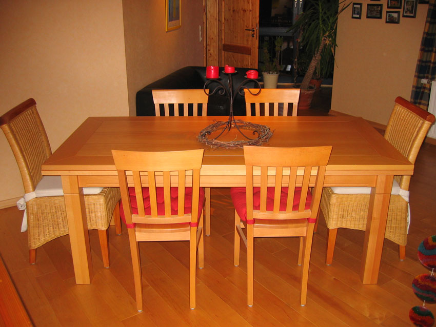 Angefertigter Tisch von Tischlerei Breidenbach und Flocke