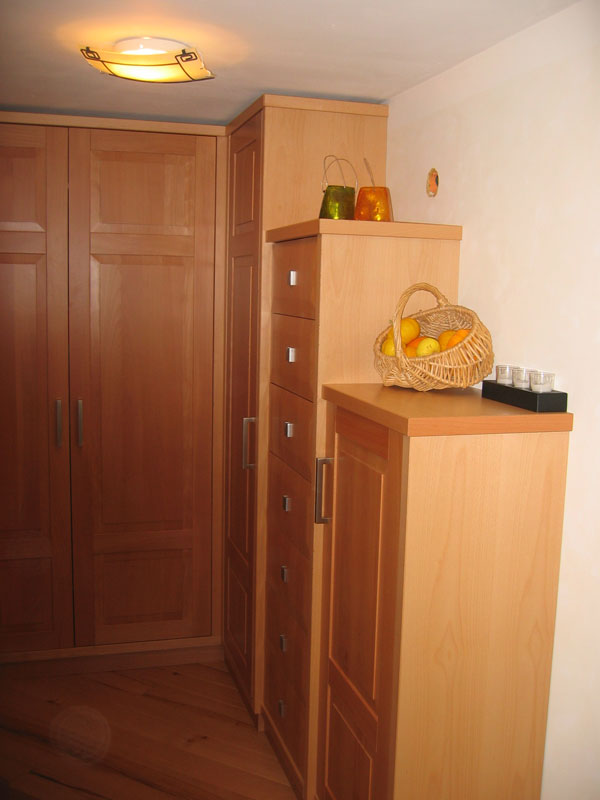 Individuell gefertigte Garderobe der Tischlerei Breidenbach und Flocke aus Marsberg - Meerhof