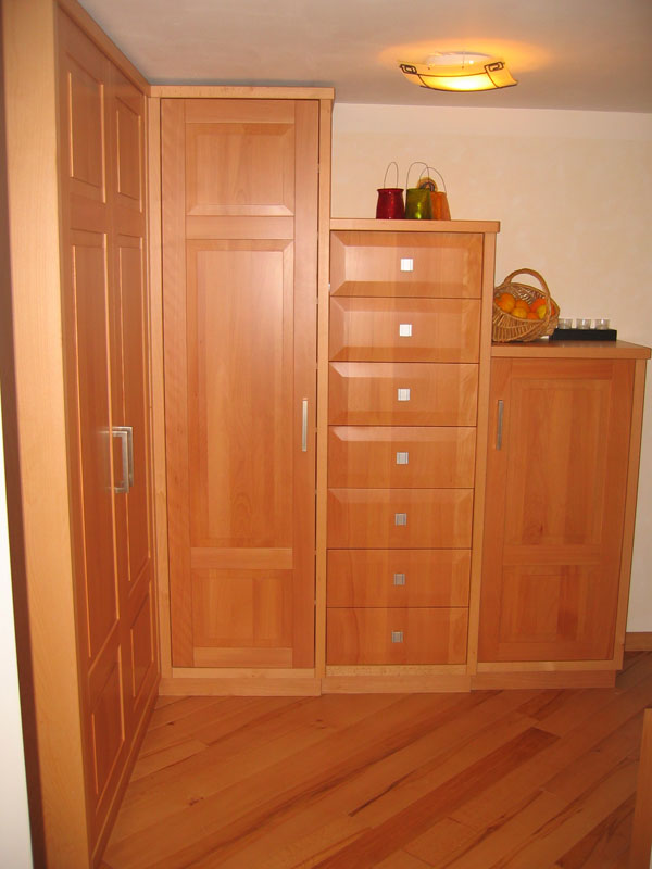 Individuell gefertigte Garderobe der Tischlerei Breidenbach und Flocke aus Marsberg - Meerhof