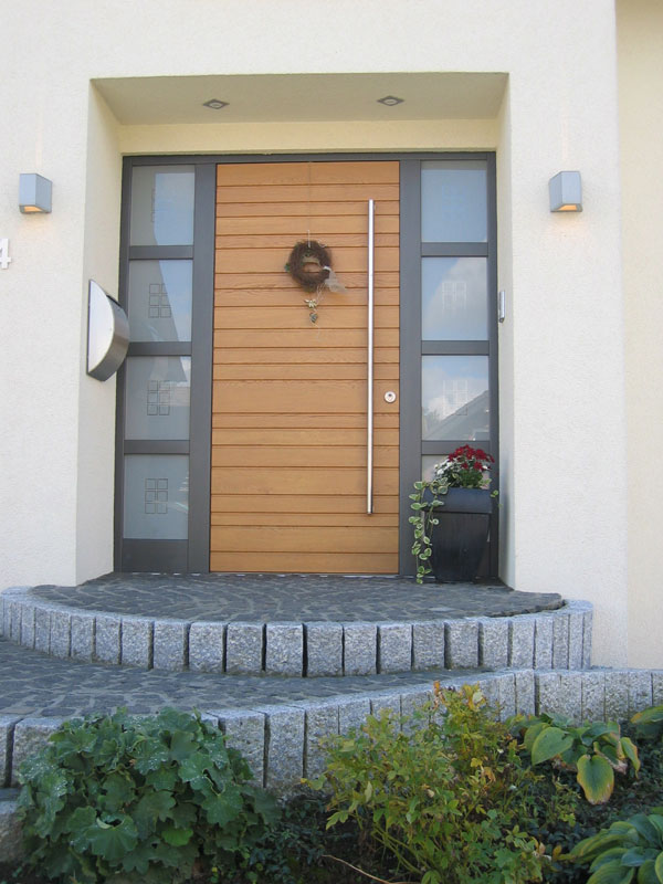 Individuell gefertigte Haustür der Tischlerei Breidenbach und Flocke aus Marsberg-Meerhof