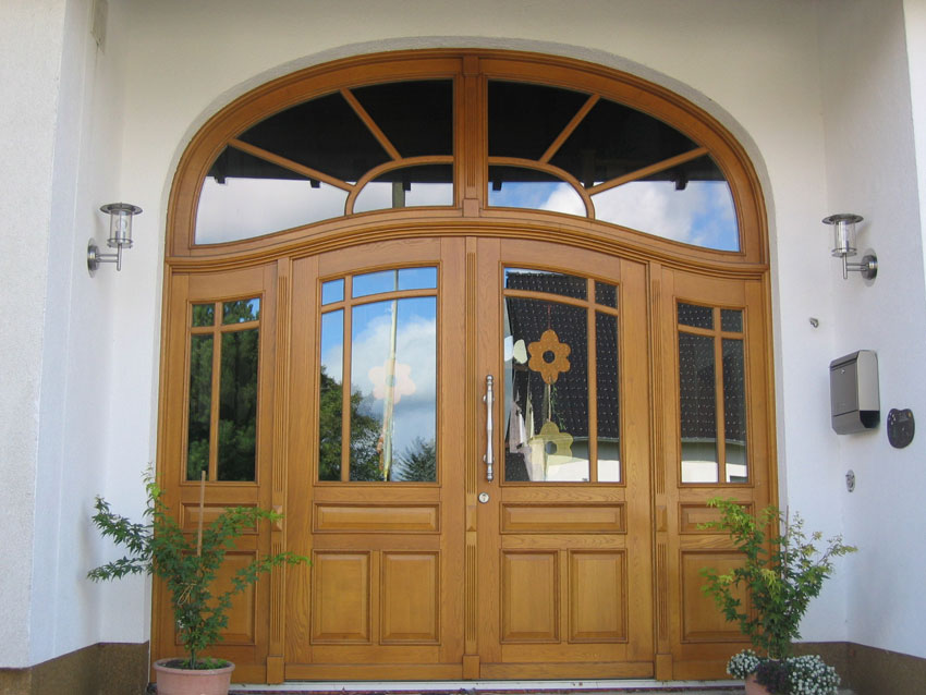 Individuell gefertigte Haustür der Tischlerei Breidenbach und Flocke aus Marsberg-Meerhof