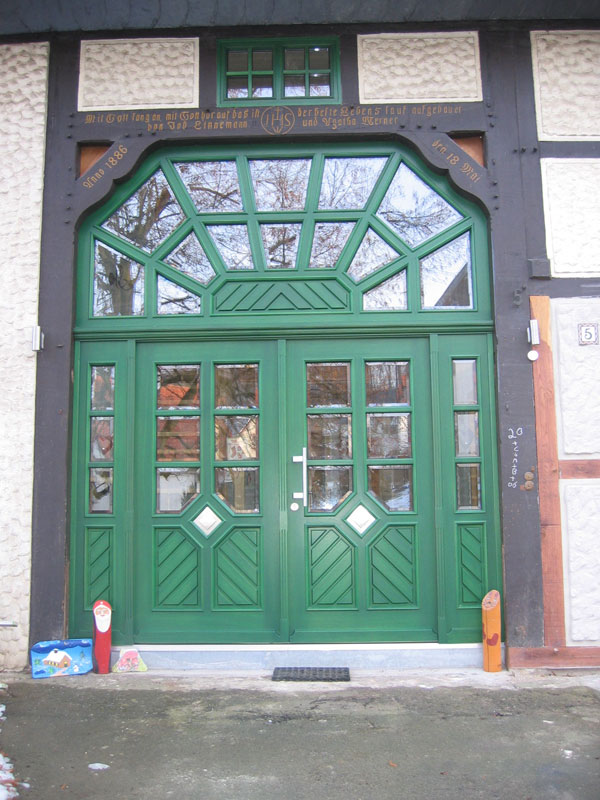 Individuell gefertigte Haustür der Tischlerei Breidenbach und Flocke aus Marsberg-Meerhof