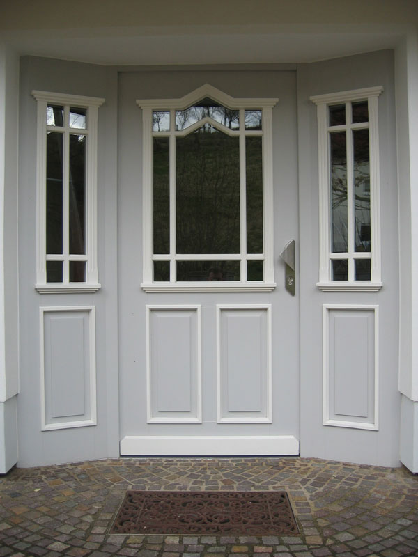 Individuell gefertigte Haustür der Tischlerei Breidenbach und Flocke aus Marsberg-Meerhof