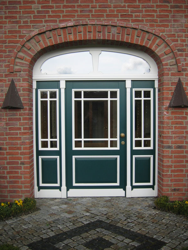 Individuell gefertigte Haustür der Tischlerei Breidenbach und Flocke aus Marsberg-Meerhof