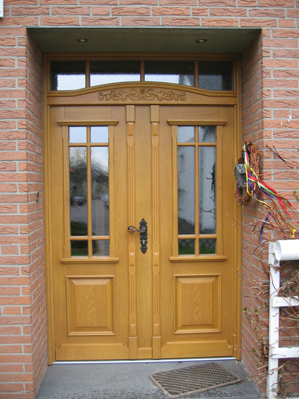 Individuell gefertigte Haustür der Tischlerei Breidenbach und Flocke aus Marsberg-Meerhof