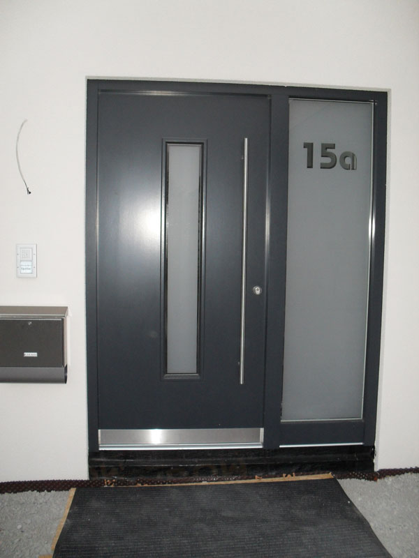 Individuell gefertigte Haustür der Tischlerei Breidenbach und Flocke aus Marsberg-Meerhof