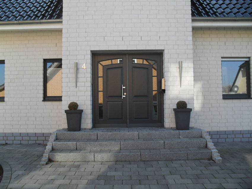 Individuell gefertigte Haustür der Tischlerei Breidenbach und Flocke aus Marsberg-Meerhof