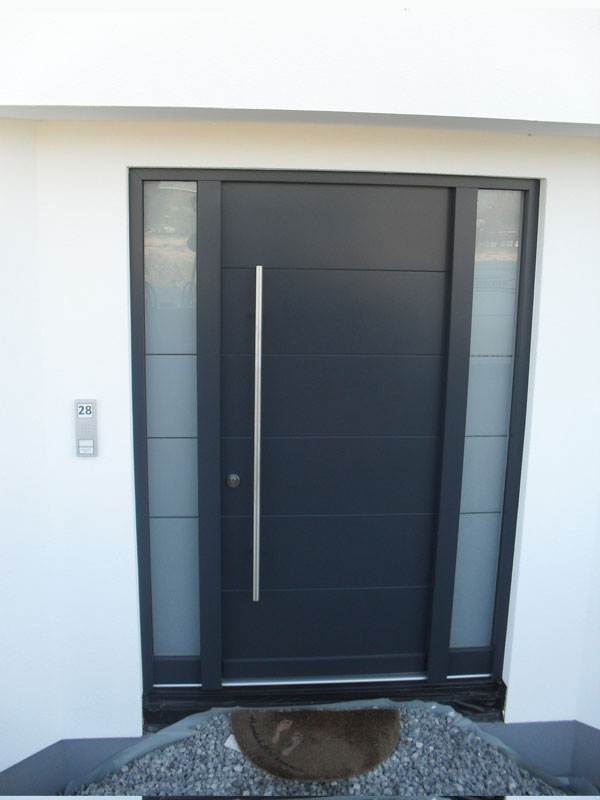 Individuell gefertigte Haustür der Tischlerei Breidenbach und Flocke aus Marsberg-Meerhof