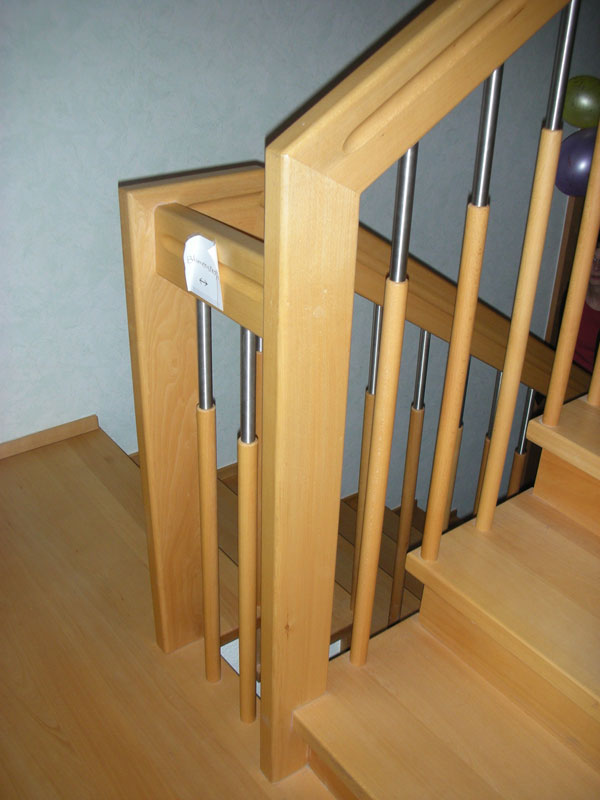 Individuell angefertigte Treppe von der Tischlerei Breidenbach und Flocke aus Marsberg-Meerhof