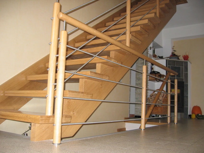 Individuell angfertigte Treppe von der Tischlerei Breidenbach und Flocke aus Marsberg-Meerhof