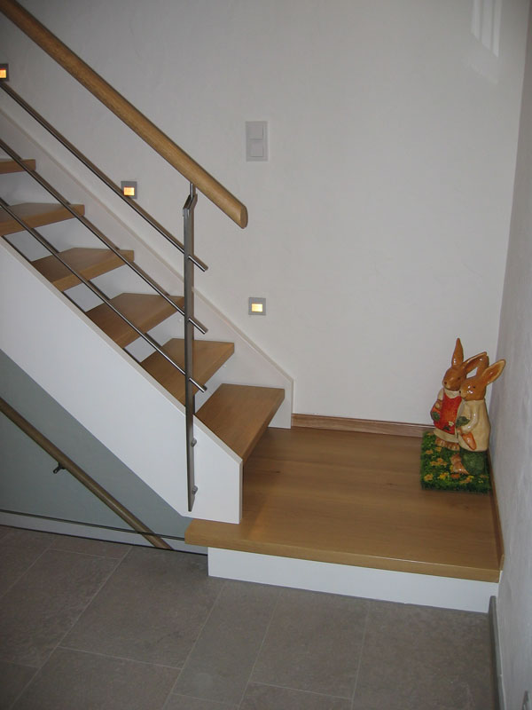 Individuell angfertigte Treppe von der Tischlerei Breidenbach und Flocke aus Marsberg-Meerhof