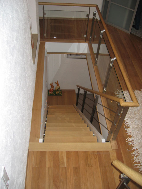 Individuell angfertigte Treppe von der Tischlerei Breidenbach und Flocke aus Marsberg-Meerhof