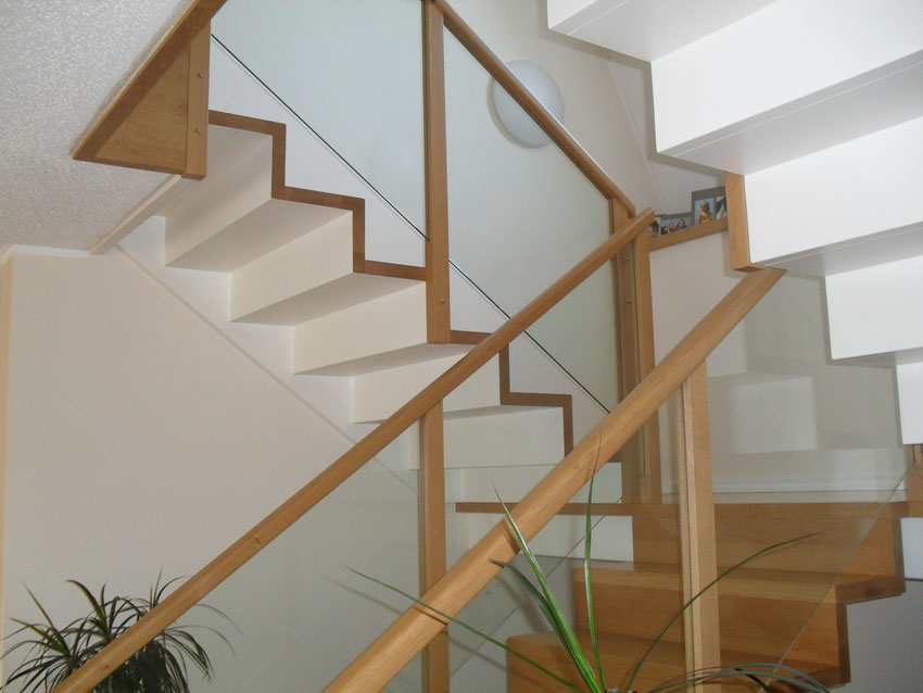 Individuell angfertigte Treppe von der Tischlerei Breidenbach und Flocke aus Marsberg-Meerhof