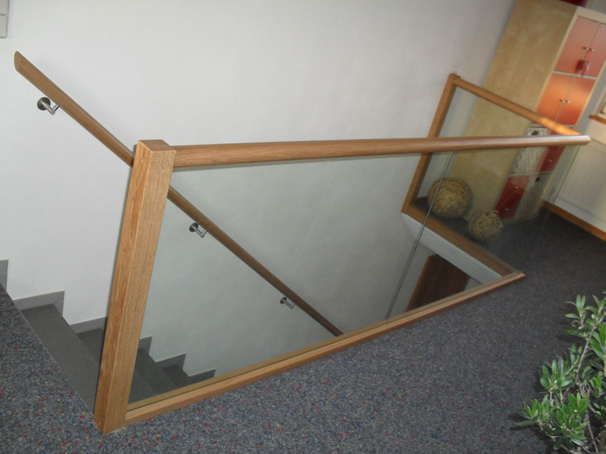 Individuell angfertigte Treppe von der Tischlerei Breidenbach und Flocke aus Marsberg-Meerhof