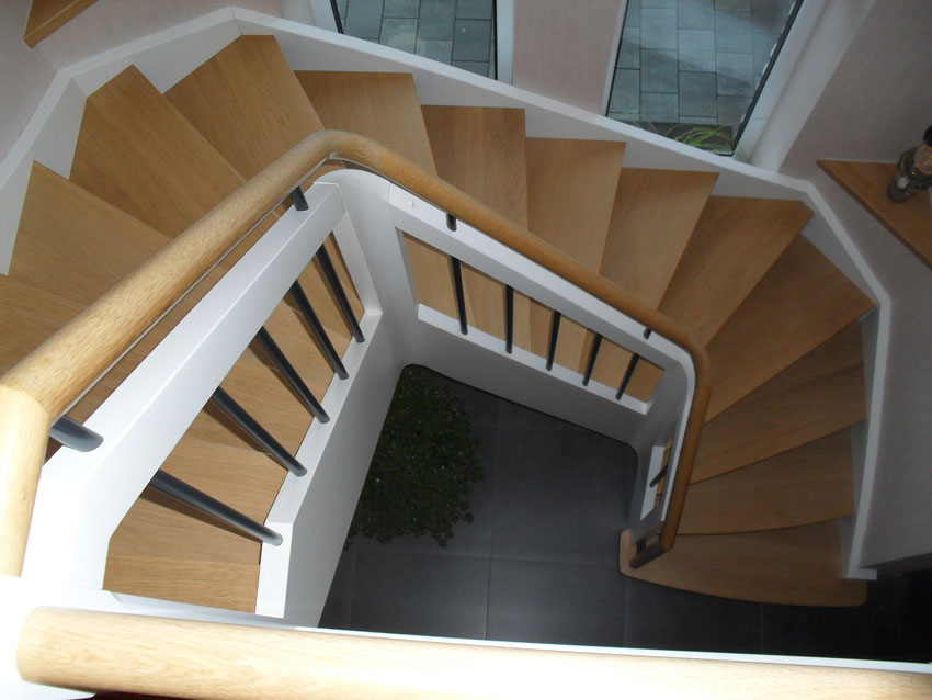 Individuell angfertigte Treppe von der Tischlerei Breidenbach und Flocke aus Marsberg-Meerhof