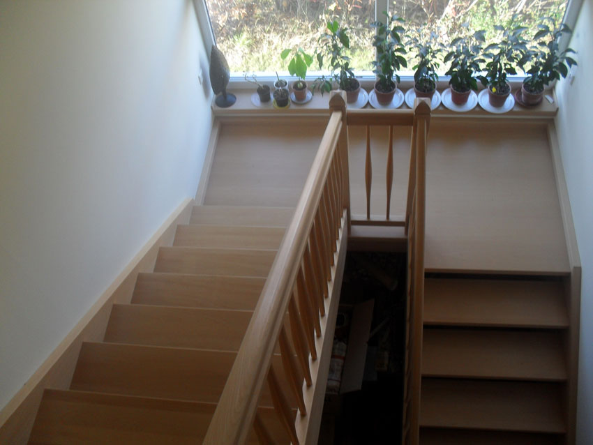 Individuell angfertigte Treppe von der Tischlerei Breidenbach und Flocke aus Marsberg-Meerhof