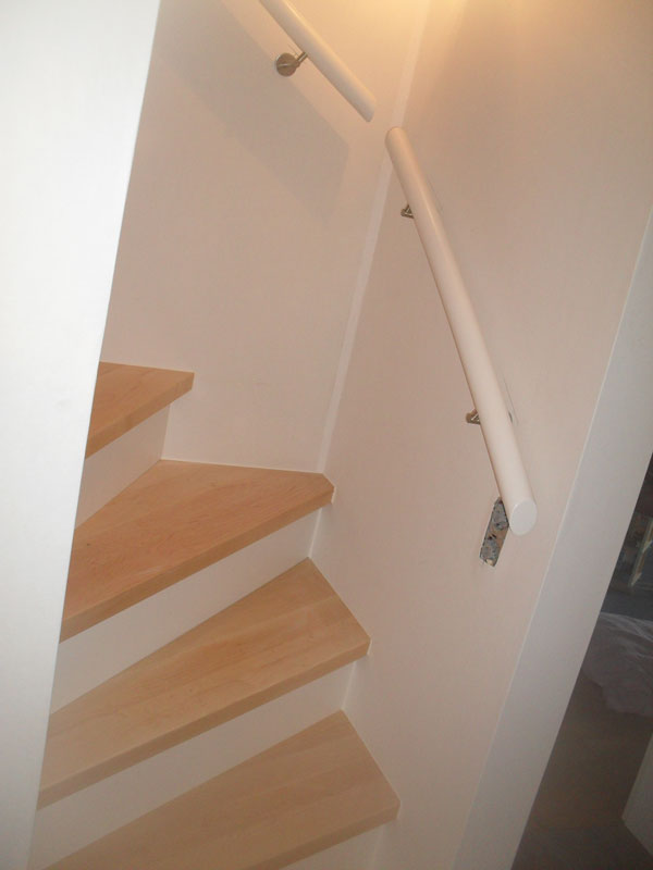 Individuell angfertigte Treppe von der Tischlerei Breidenbach und Flocke aus Marsberg-Meerhof